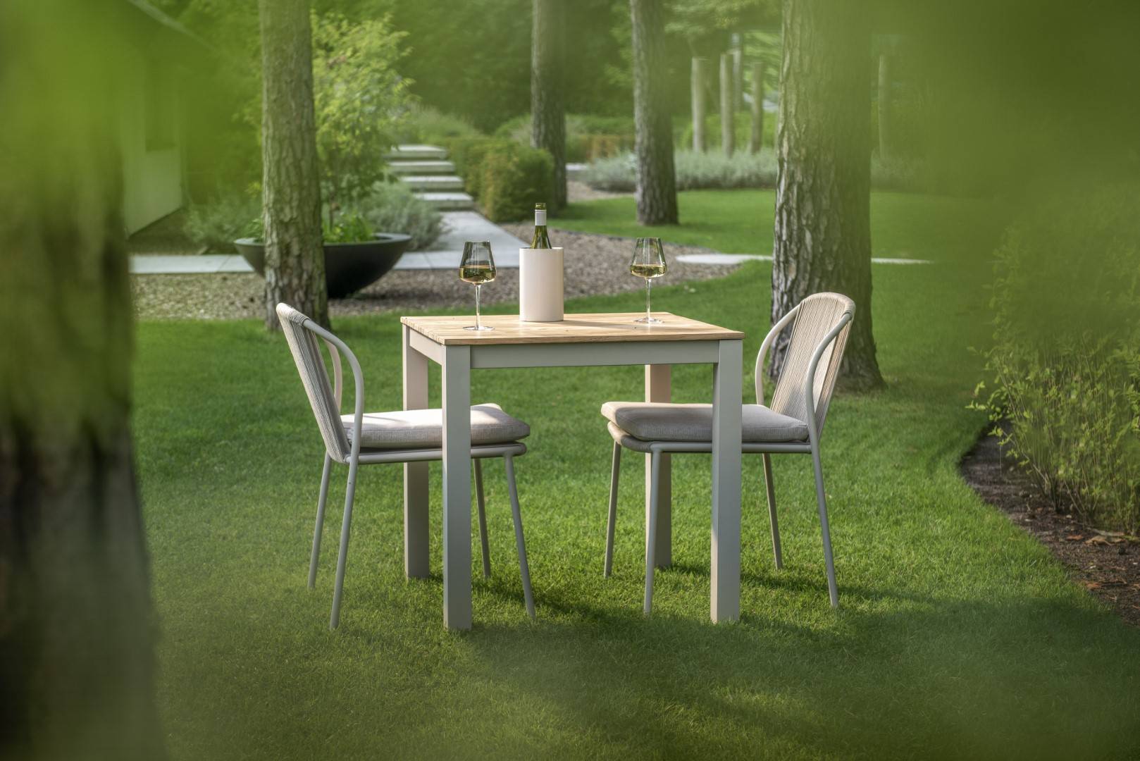 YOI | Arashi | Esstisch mittel | Aluminium | weiß - teak